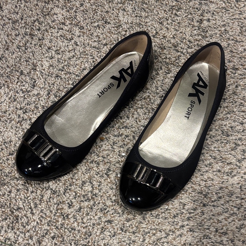 Anne Klein Sport Black Patent Toe Bow Ballet Flats